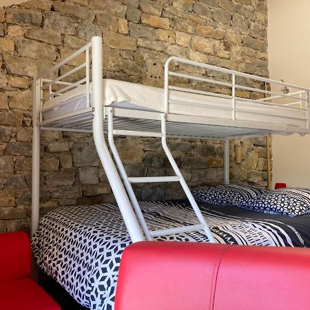 La Chambre Du Tonneau Montigny-sur-l'Ain Екстер'єр фото